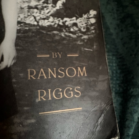 LAST CHANCE Miss Peregrine's Home for Peculiar Children Books 1-4 - Picture 3 of 5